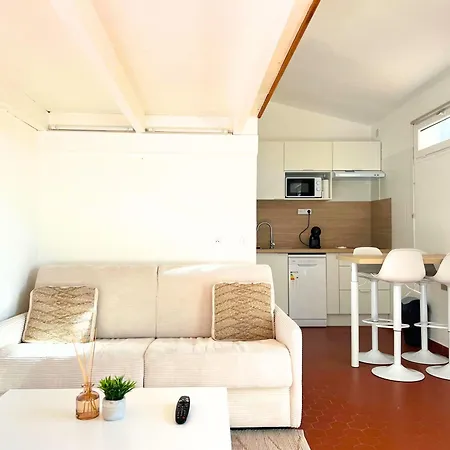 A 100m De La - Terrasse & Parking Prive Le Barcarès
